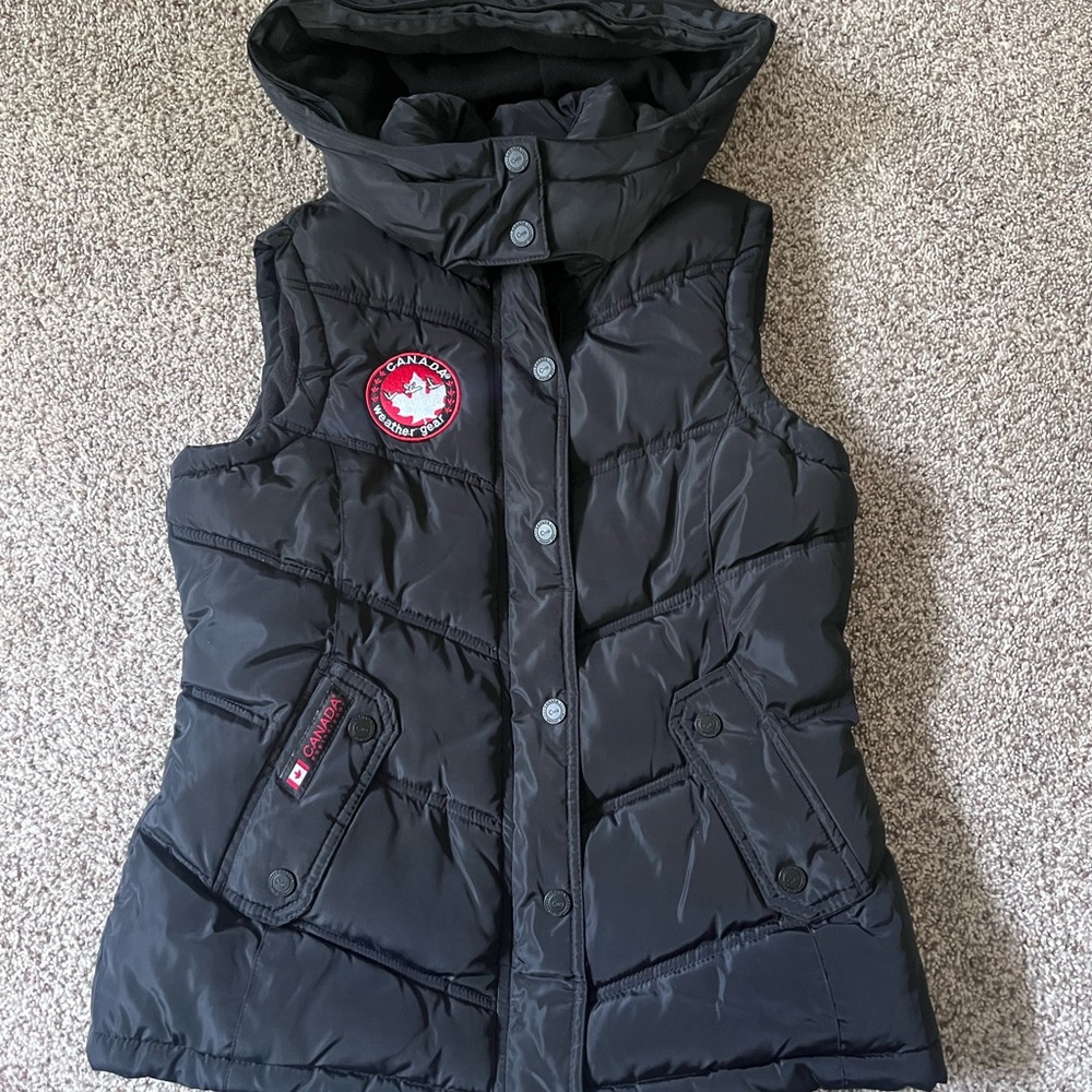 Canada Weather Gear Dark Puffer Vest with Logo. NWOT. Size M.
